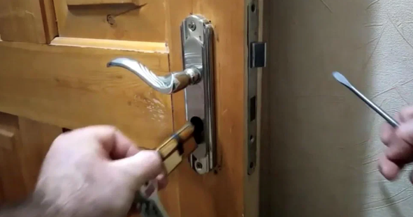 Hoe de slotcilinder vervangen